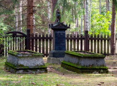 Nidos senosios kapinės