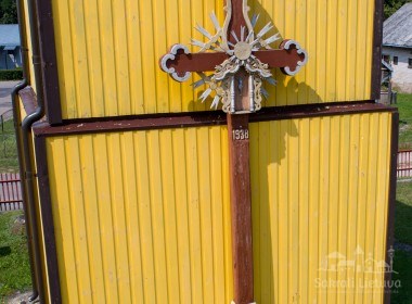 Kryžius su koplytėle