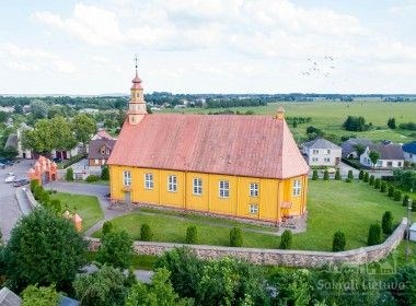 Varnių bažnyčia